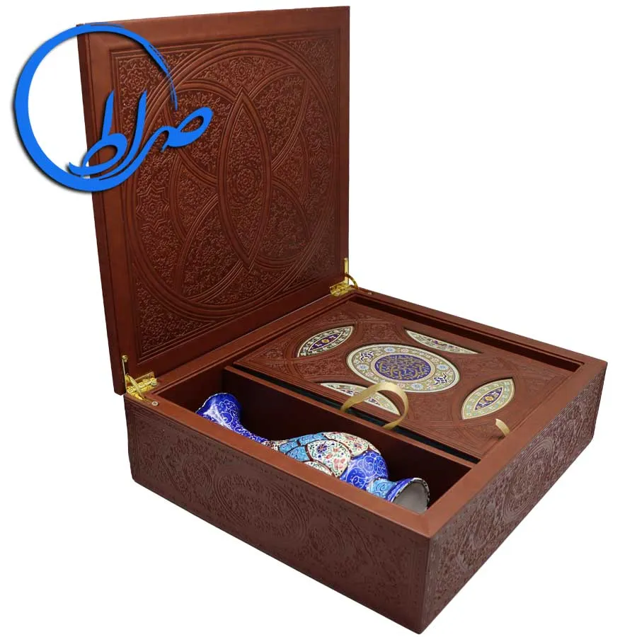 قرآن نفیس چرمی همراه با گلدان مینا